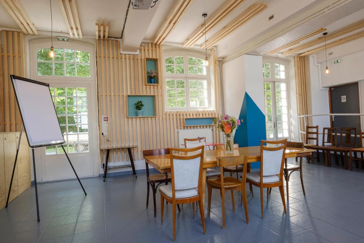 Auberge La Maison Montreau Montreuil  Buitenkant foto